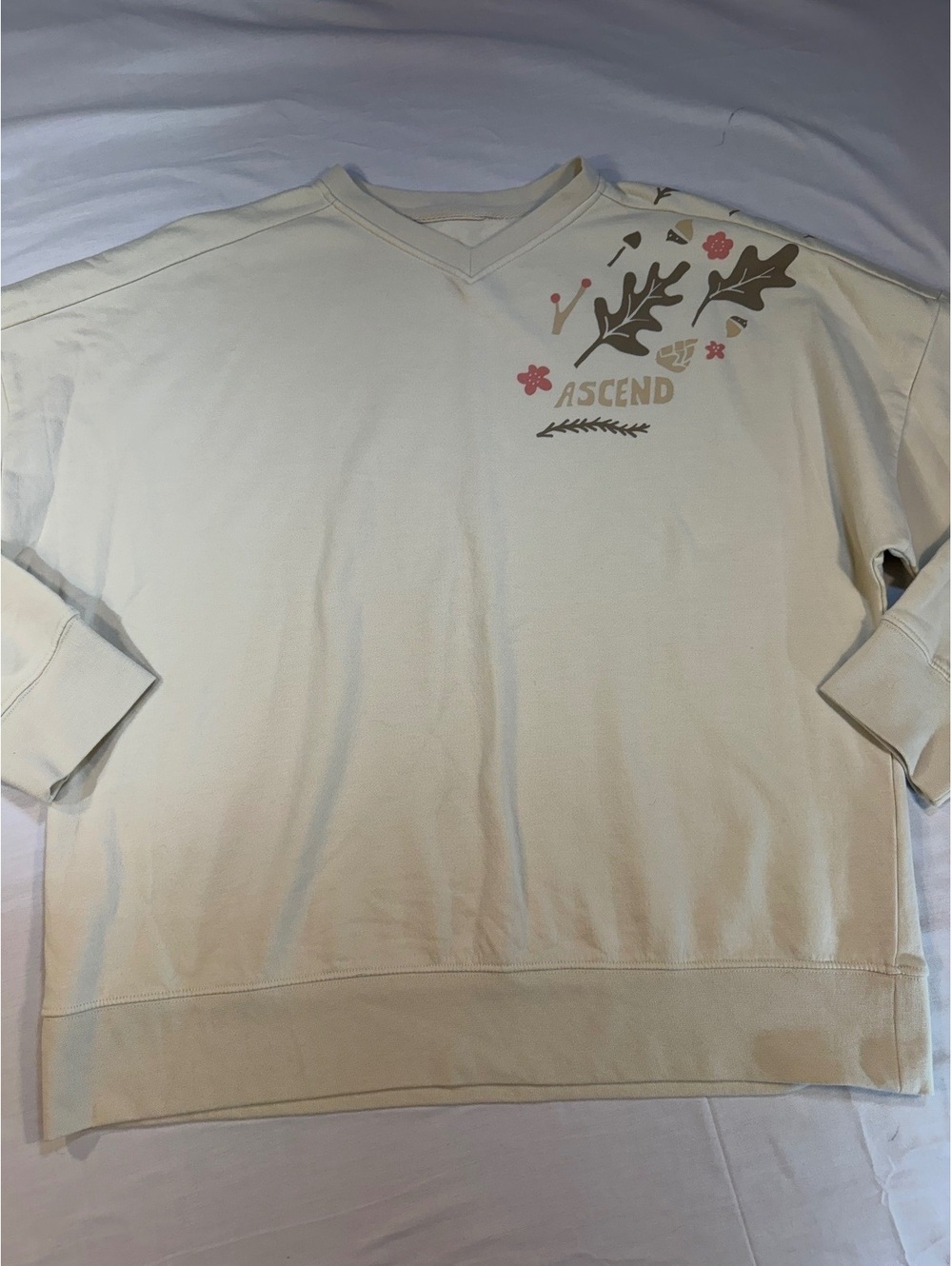 Ascend Cream V-Neck Sweatshirt with Leaf and Acorn Design